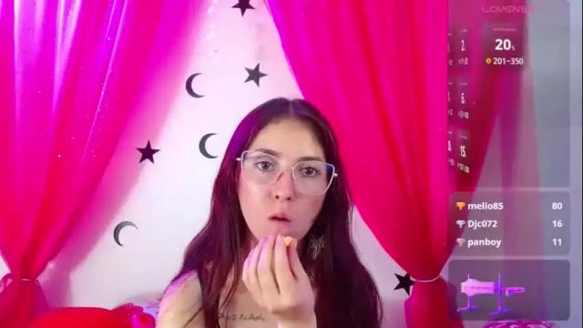 Image 2 of mildrecute Stream on Chaturbate on 1 month ago