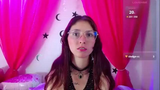 Image 3 of mildrecute Stream on Chaturbate on 1 month ago