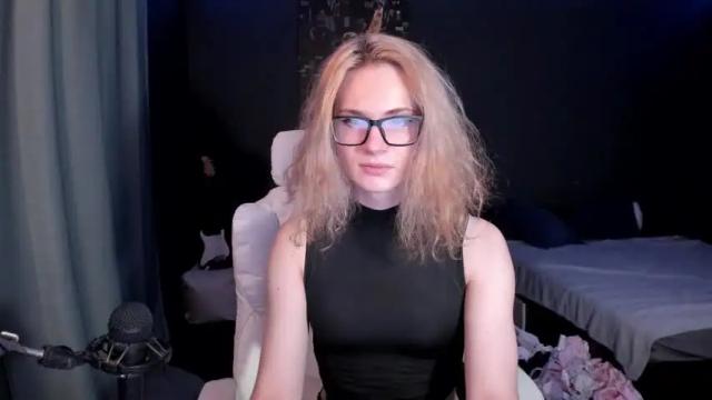 Image 8 of milena_marshmallows Stream on Chaturbate on 15 months ago