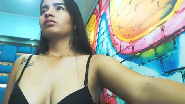 Image 2 of miley_19 Stream on Chaturbate on 18 months ago