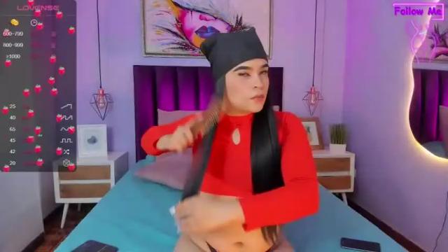 Image 3 of miley_cute_22 Stream on Chaturbate on 16 months ago