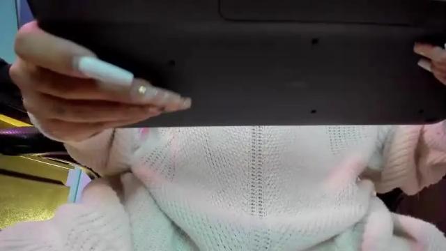 Thumbnail 1, miley_cute_22's Stream at Chaturbate, 16 months ago