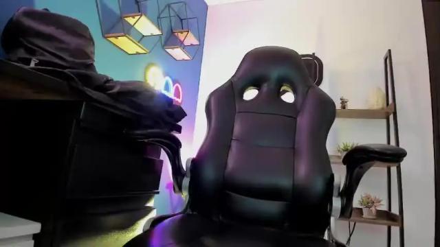 Image 10 of miley_cute_22 Stream on Chaturbate on 16 months ago