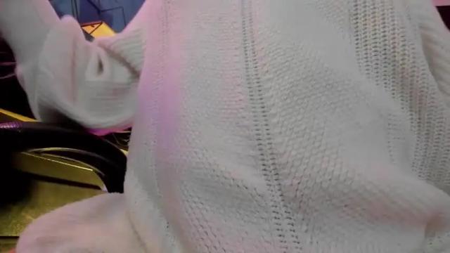 Image 2 of miley_cute_22 Stream on Chaturbate on 16 months ago