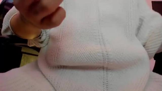 Image 6 of miley_cute_22 Stream on Chaturbate on 16 months ago