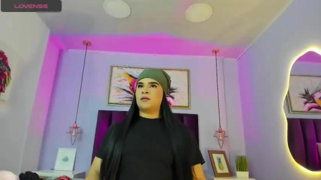 Image 4 of miley_cute_22 Stream on Chaturbate on 16 months ago