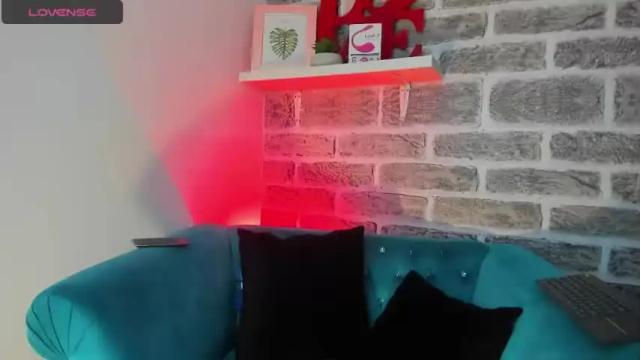 Thumbnail 3, miley_cute_22's Stream at Chaturbate, 16 months ago