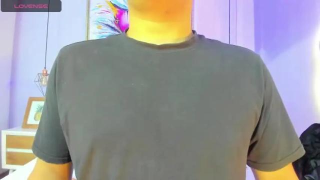 Image 2 of miley_cute_22 Stream on Chaturbate on 16 months ago