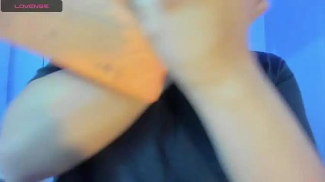 Image 4 of miley_cute_22 Stream on Chaturbate on 16 months ago