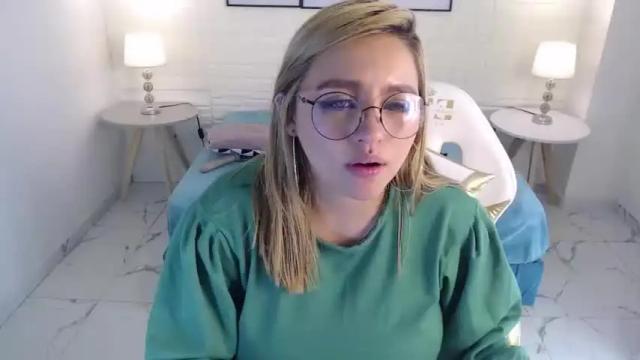 Image 10 of miley_cyrus_x Stream on Chaturbate on 18 months ago
