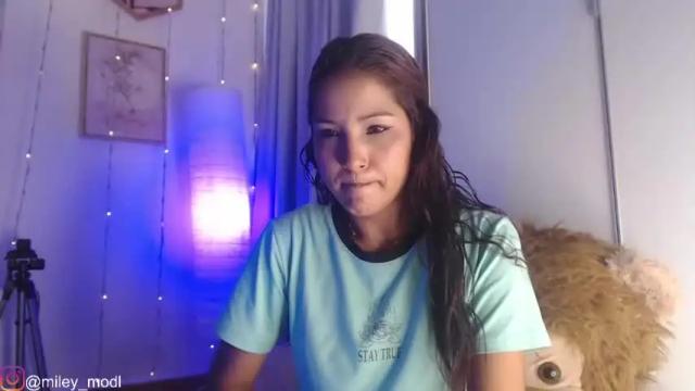 Image 11 of miley_leen Stream on Chaturbate on 18 months ago