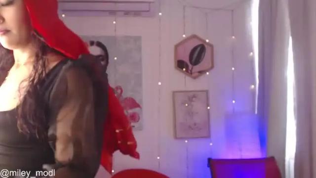 Image 7 of miley_leen Stream on Chaturbate on 18 months ago
