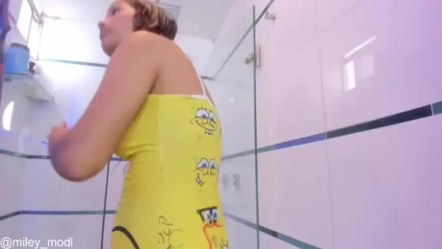 Image 7 of miley_leen Stream on Chaturbate on 17 months ago