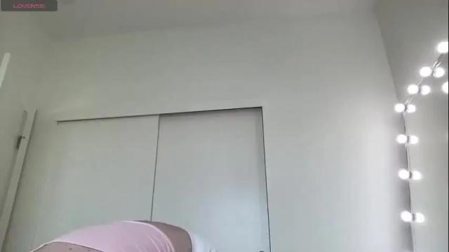 Image 4 of miley_monroee Stream on Chaturbate on 25 days ago