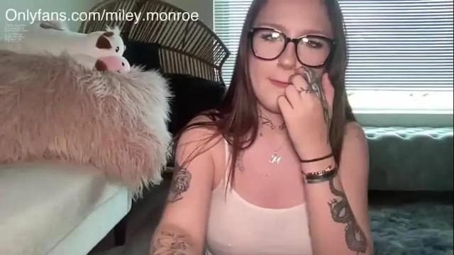 Image 12 of miley_monroee Stream on Chaturbate on 1 day ago
