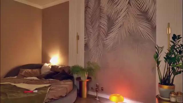 Image 3 of miley_smile Stream on Chaturbate on 1 month ago