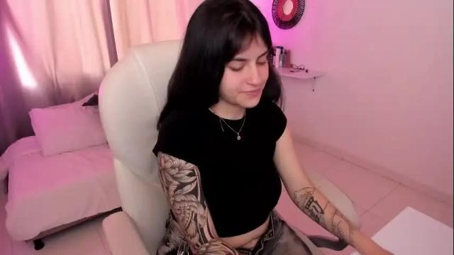 Image 2 of mileyberry Stream on Chaturbate on 4 days ago