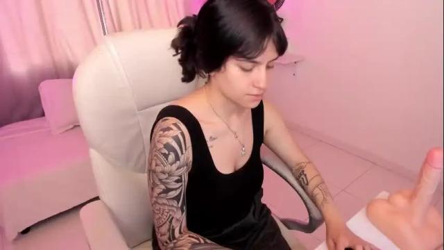 Thumbnail 1, mileyberry's Stream at Chaturbate, 1 month ago