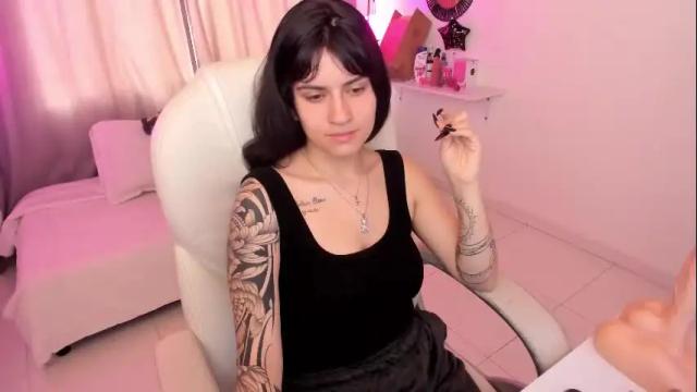 Image 10 of mileyberry Stream on Chaturbate on 1 month ago