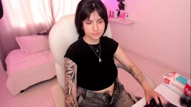 Image 3 of mileyberry Stream on Chaturbate on 1 month ago