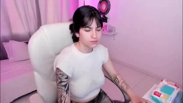 Image 4 of mileyberry Stream on Chaturbate on 1 month ago