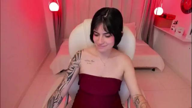 Image 2 of mileyberry Stream on Chaturbate on 3 days ago