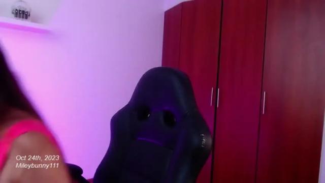 Thumbnail 1, mileybunny111's Stream at Chaturbate, 18 months ago