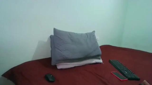 Image 12 of mileycooper_ Stream on Chaturbate on 15 months ago