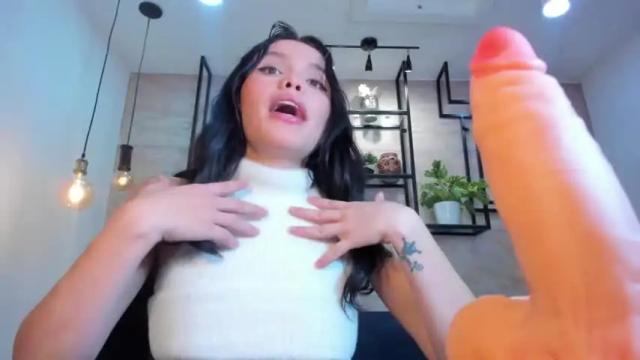 Image 8 of mileyevanss1 Stream on Chaturbate on 17 months ago