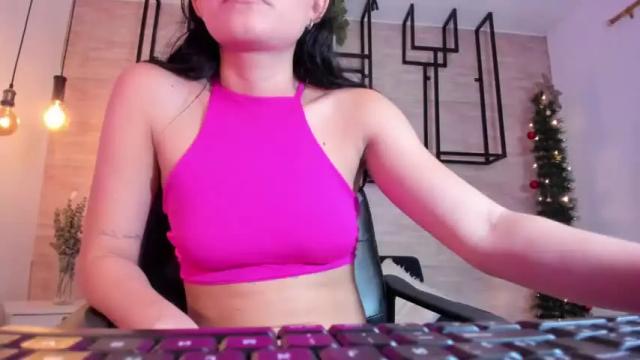 Image 4 of mileyevanss1 Stream on Chaturbate on 16 months ago