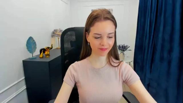 Image 6 of mileygloss Stream on Chaturbate on 1 month ago