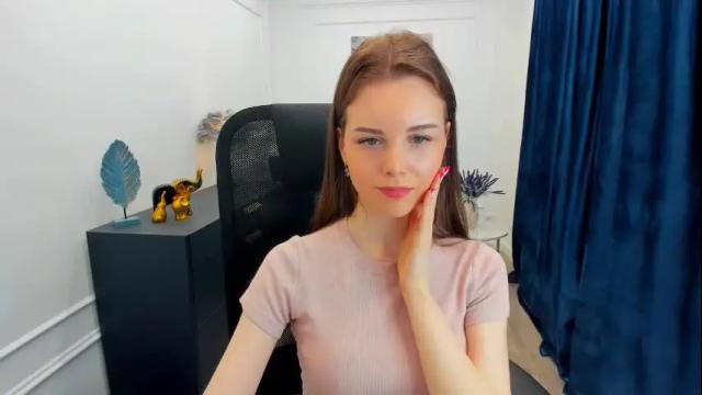 Image 7 of mileygloss Stream on Chaturbate on 1 month ago