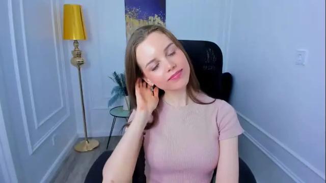 Image 10 of mileygloss Stream on Chaturbate on 21 days ago