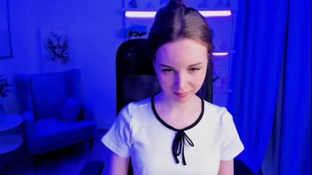 Image 11 of mileygloss Stream on Chaturbate on 12 days ago