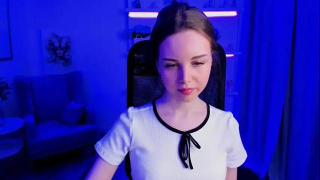 Image 6 of mileygloss Stream on Chaturbate on 12 days ago