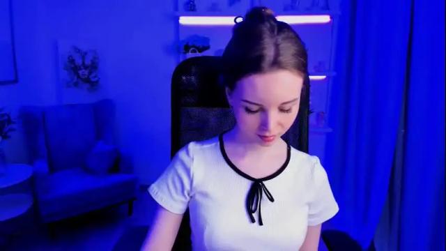 Image 8 of mileygloss Stream on Chaturbate on 12 days ago