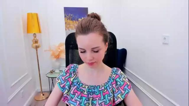 Image 12 of mileygloss Stream on Chaturbate on 8 days ago