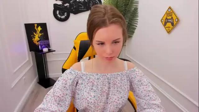Image 10 of mileygloss Stream on Chaturbate on 2 days ago