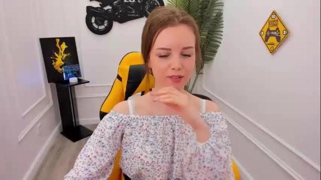Thumbnail 2, mileygloss's Stream at Chaturbate, 19 hours ago