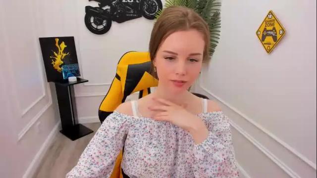 Image 6 of mileygloss Stream on Chaturbate on 2 days ago