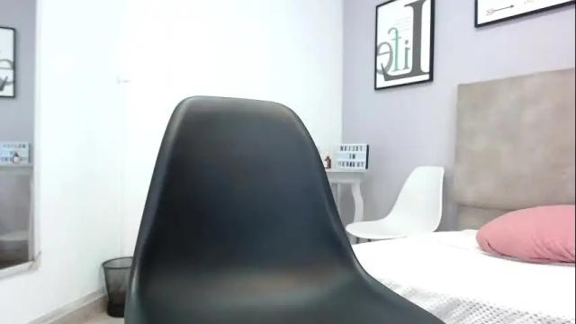 Image 3 of mileyhudson Stream on Chaturbate on 1 month ago