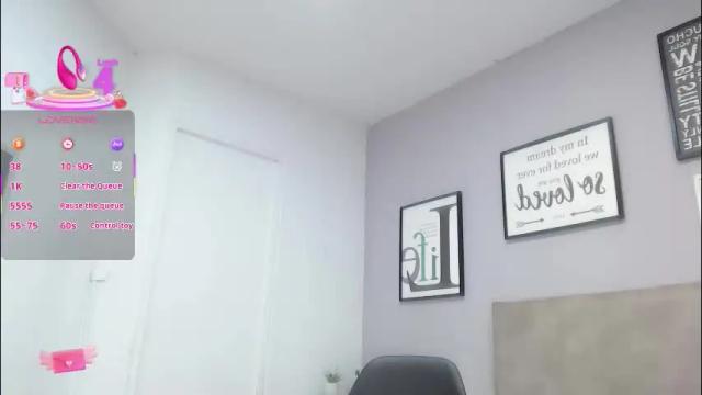 Image 4 of mileyhudson Stream on Chaturbate on 9 days ago