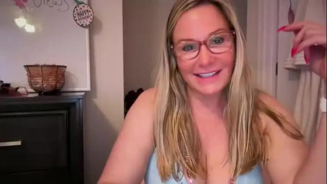 Image 8 of milf_goddess Stream on Chaturbate on 16 days ago