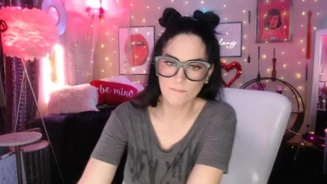 Image 4 of milf_lacey Stream on Chaturbate on 1 month ago