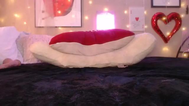 Image 4 of milf_lacey Stream on Chaturbate on 16 days ago