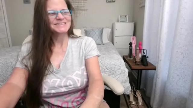 Image 2 of milf_samie Stream on Chaturbate on 17 months ago