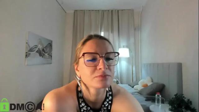 Image 2 of milf_tea Stream on Chaturbate on 15 days ago
