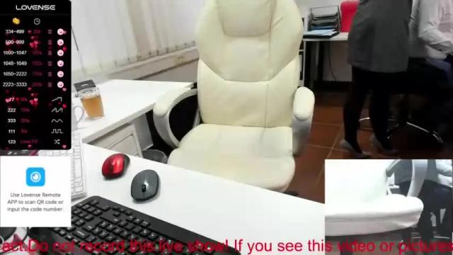 Image 4 of milf_viktoria Stream on Chaturbate on 13 months ago