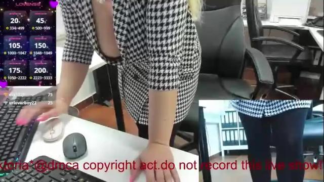 Image 12 of milf_viktoria Stream on Chaturbate on 1 month ago