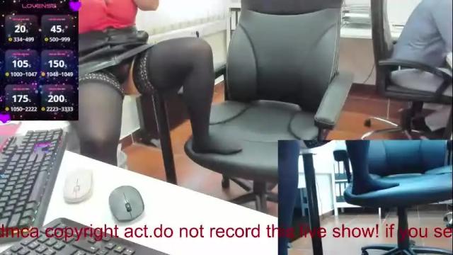 Image 3 of milf_viktoria Stream on Chaturbate on 10 days ago
